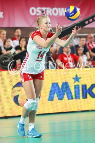  16.07.2017 OSTROWIEC SWIETOKRZYSKI <br />SIATKOWKA KOBIET <br />WORLD GRAND PRIX II DYWIZJI 2017 FIVB VOLLEYBALL <br />MECZ POLSKA - KOREA POLUDNIOWA ( POLAND - KOREA ) <br />N/Z JOANNA WOLOSZ  SYLWETKA <br /> 