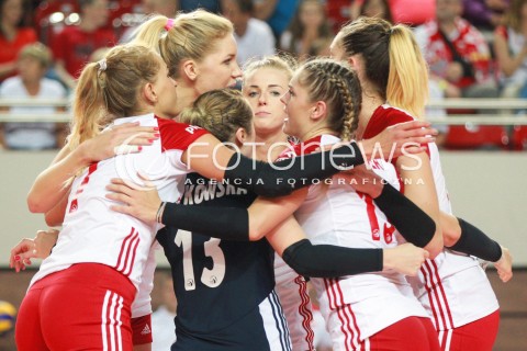  16.07.2017 OSTROWIEC SWIETOKRZYSKI <br />SIATKOWKA KOBIET <br />WORLD GRAND PRIX II DYWIZJI 2017 FIVB VOLLEYBALL <br />MECZ POLSKA - KOREA POLUDNIOWA ( POLAND - KOREA ) <br />N/Z JOANNA WOLOSZ  AGNIESZKA KAKOLEWSKA RADOSC EMOCJE <br /> 