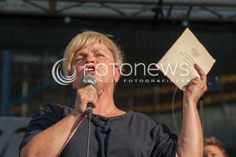  18.07.2017 WARSZAWA<br />MANIFESTACJA OPOZYCJI POD PARLAMENTEM<br />N/Z KATARZYNA KADZIELA<br /> 