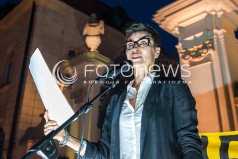  18.07.2017 WARSZAWA<br />LANCUCH SWIATLA POD PALACEM PREZYDENCKIM<br />N/Z DANUTA STENKA<br /> 