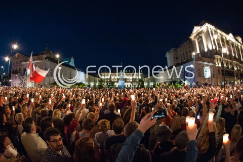  18.07.2017 WARSZAWA<br />LANCUCH SWIATLA POD PALACEM PREZYDENCKIM<br />N/Z UCZESTNICY WYDARZENIA<br /> 