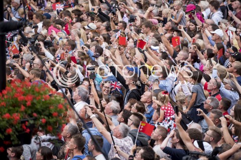  18.07.2017 GDANSK<br />WIZYTA KSIEZNEJ KATE I KSIECIA WILLIAMA W GDANSKU<br />N/Z TLUM WITAJACY KSIEZNA I KSIECIA CAMBRIDGE  <br /> 