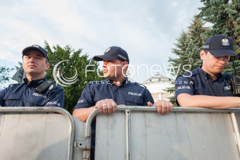  20.07.2017 WARSZAWA<br />MANIFESTACJA OPOZYCJI POD SEJMEM<br />N/Z POLICJA<br /> 
