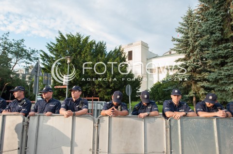  20.07.2017 WARSZAWA<br />MANIFESTACJA OPOZYCJI POD SEJMEM<br />N/Z POLICJA<br /> 