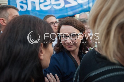  20.07.2017 WARSZAWA<br />LANCUCH SWIATLA POD PALACEM PREZYDENCKIM<br />N/Z KAMILA GASIUK PIHOWICZ<br /> 