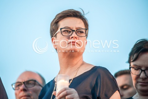  20.07.2017 WARSZAWA<br />LANCUCH SWIATLA POD PALACEM PREZYDENCKIM<br />N/Z KATARZYNA LUBNAUER<br /> 