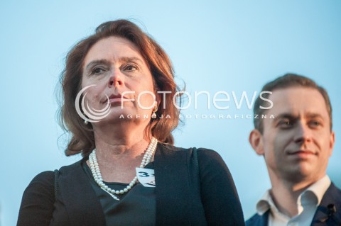  20.07.2017 WARSZAWA<br />LANCUCH SWIATLA POD PALACEM PREZYDENCKIM<br />N/Z MALGORZATA KIDAWA BLONSKA CEZARY TOMCZYK<br /> 