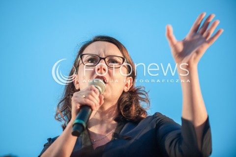  20.07.2017 WARSZAWA<br />LANCUCH SWIATLA POD PALACEM PREZYDENCKIM<br />N/Z KAMILA GASIUK PIHOWICZ<br /> 