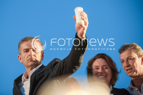  20.07.2017 WARSZAWA<br />LANCUCH SWIATLA POD PALACEM PREZYDENCKIM<br />N/Z BARTOSZ ARLUKOWICZ MALGORZATA KIDAWA BLONSKA ANDRZEJ HALICKI<br /> 