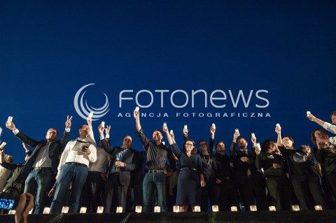  20.07.2017 WARSZAWA<br />LANCUCH SWIATLA POD PALACEM PREZYDENCKIM<br />N/Z BARTOSZ ARLUKOWICZ GRZEGORZ SCHETYNA RYSZARD PETRU KAMILA GASIUK PIHOWICZ KATARZYNA LUBNAUER ARKADIUSZ MYRCHA RAFAL TRZASKOWSKI EWA KOPACZ MALGORZATA KIDAWA BLONSKA<br /> 