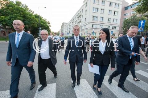  22.07.2017 WARSZAWA<br />MARSZ PAMIECI<br />N/Z PAWEL SPIEWAK JAROSLAW SELLIN ANITA CZERWINSKA MATEUSZ SZPYTMA<br /> 