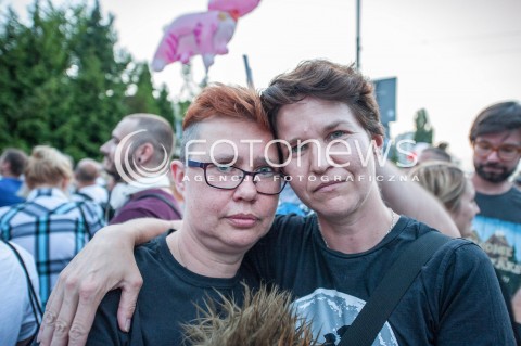  22.07.2017 WARSZAWA<br />MANIFESTACJA POD DOMEM JAROSLAWA KACZYNSKIEGO<br />N/Z EWA TOMASZEWICZ MALGORZATA RAWINSKA<br /> 