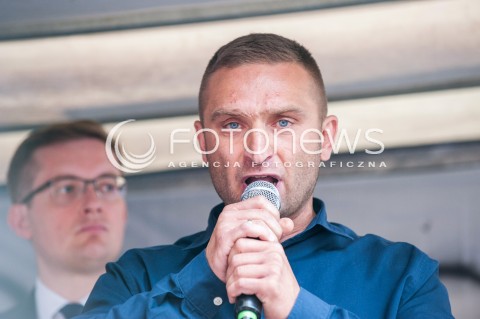  26.07.2017 WARSZAWA<br />MANIFESTACJA NARODOWCOW PRZECIW FINANSOWANIU ORGANIZACJI POZARZADOWYCH PRZEZ ZAGRANICZNE PODMIOTY<br />N/Z ROBERT BAKIEWICZ<br /> 