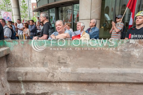  26.07.2017 WARSZAWA<br />MANIFESTACJA NARODOWCOW PRZECIW FINANSOWANIU ORGANIZACJI POZARZADOWYCH PRZEZ ZAGRANICZNE PODMIOTY<br />N/Z UCZESTNICY WYDARZENIA<br /> 