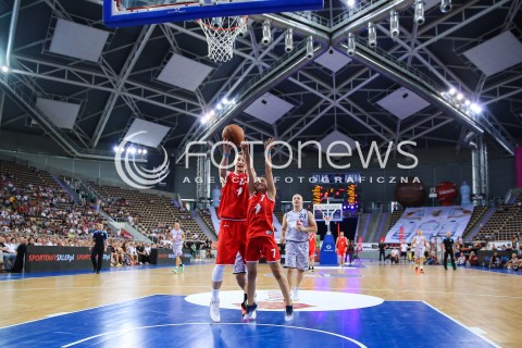  30.07.2017 LODZ MECZ KOSZYKOWKI GORTAT TEAM VS WOJSKO POLSKIE W LODZKIEJ ATLAS ARENIE<br />
N/Z ADAM WALCZYNSKI AGNIESZKA SIENKIEWICZ<br />
 