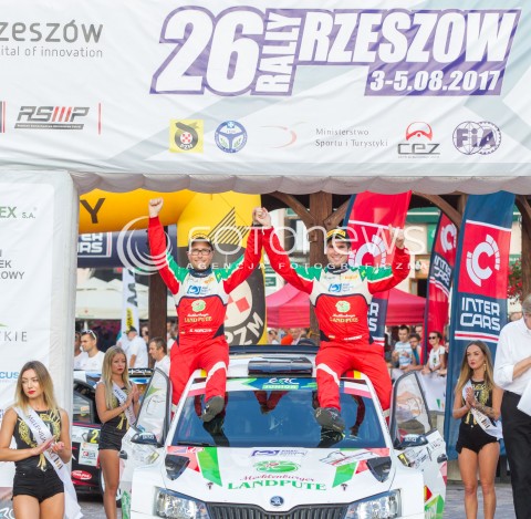  05.08.2017 RZESZOW <br />26. RAJD RZESZOWSKI <br />META I DEKORACJA ZAWODNIKOW <br />N/Z MARIJAN GRIBEL STEFAN KOPCZYK - 3 MIEJSCE<br /> 
