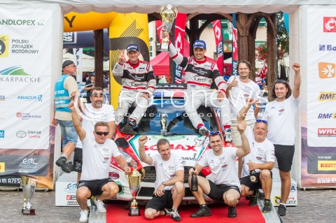  05.08.2017 RZESZOW <br />26. RAJD RZESZOWSKI <br />META I DEKORACJA ZAWODNIKOW <br />N/Z BRYAN BOUFFIER GILBERT DINI - ZWYCIEZCA TEAM<br /> 