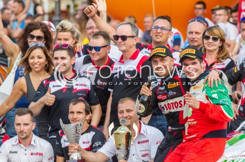  05.08.2017 RZESZOW <br />26. RAJD RZESZOWSKI <br />META I DEKORACJA ZAWODNIKOW <br />N/Z KAJETAN KAJETANOWICZ MARIJAN GRIBEL<br /> 