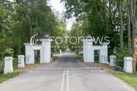  08.08.2017 JANOW PODLASKI<br />STADNINA KONI <br />ZDJECIE ILUSTRACYJNE<br />N/Z BRAMA WJAZDOWA NA TEREN KOMPLEKSU STADNINY <br /> 