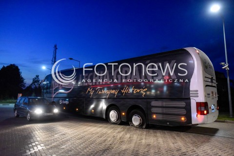  09.08.2017 BYTOW <br />PILKA NOZNA - 1/16 PUCHARU POLSKI<br />MECZ DRUTEX-BYTOVIA BYTOW - LECHIA GDANSK<br />N/Z PRZEBITE OPONY W AUTOKARZE LECHII GDANSK<br /> 