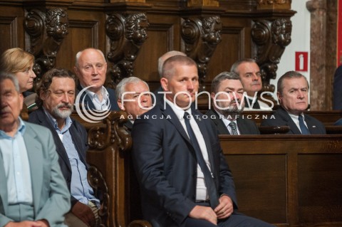  10.08.2017 WARSZAWA<br />MIESIECZNICA SMOLENSKA<br />N/Z ANNA FOTYGA PIOTR GLINSKI KAROL KARSKI JAROSLAW KACZYNSKI<br /> 