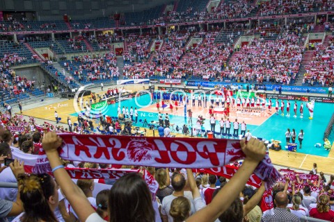  11.08.2017 KRAKOW (TAURON ARENA) <br />XV MEMORIAL HUBERTA JERZEGO WAGNERA <br />MECZ POLSKA - FRANCJA ( MATCH POLAND - FRANCE ) <br />N/Z KIBICE DOPING EMOCJE SZALIKI BIALO CZERWONE HALA WIDOK VIEW HYMN OPRAWA<br /> 