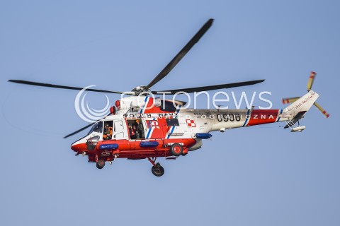  11.08.2017 GDYNIA <br />POKAZY LOTNICZE - AEROBALTIC GDYNIA 2017<br />N/Z LOTNICTWO MARYNARKI WOJENNEJ SMIGLOWIEC HELIKOPTER PZL W3 ANAKONDA<br /> 