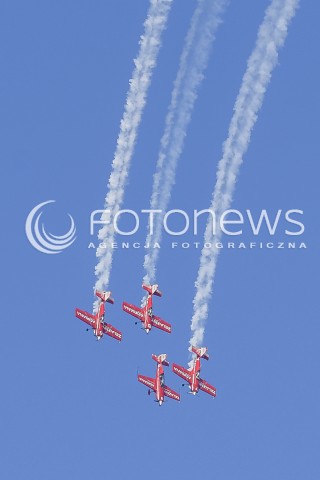  11.08.2017 GDYNIA <br />POKAZY LOTNICZE - AEROBALTIC GDYNIA 2017<br />N/Z GRUPA AKROBACYJNA ZELAZNY<br /> 