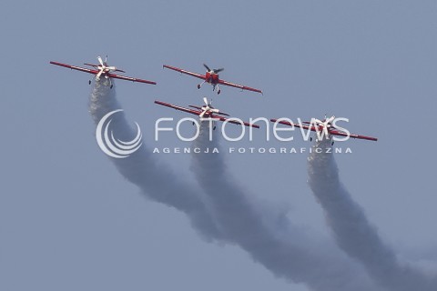  11.08.2017 GDYNIA <br />POKAZY LOTNICZE - AEROBALTIC GDYNIA 2017<br />N/Z GRUPA AKROBACYJNA ZELAZNY<br /> 