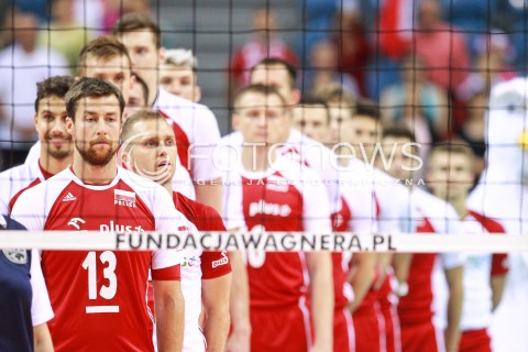  12.08.2017 KRAKOW (TAURON ARENA) <br />XV MEMORIAL HUBERTA JERZEGO WAGNERA <br />MECZ POLSKA - KANADA ( MATCH POLAND - CANADA ) <br />N/Z MICHAL KUBIAK PAWEL ZATORSKI REPREZENTACJA POLSKI SIATKARZE PODCZAS HYMNU<br /> 
