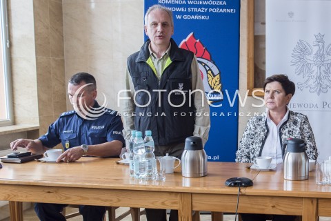  12.08.2017 GDANSK <br />ZEBRANIE SZTABU KRYZYSOWEGO W GDANSKU W SPRAWIE NAWALNIC W WOJEWODZTWIE POMORSKIM<br />N/Z ROBERT SUDENIS DARIUSZ DRELICH BEATA SZYDLO<br /> 