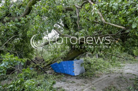  12.08.2017 POMORSKIE<br />SKUTKI NAWALNICY W WOJEWODZTWIE POMORSKIM MIEDZY KOSCIERZYNA A BYTOWEM<br /> 