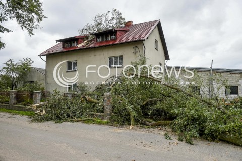  12.08.2017 POMORSKIE<br />SKUTKI NAWALNICY W WOJEWODZTWIE POMORSKIM MIEDZY KOSCIERZYNA A BYTOWEM<br /> 