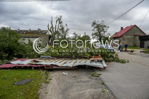  12.08.2017 POMORSKIE<br />SKUTKI NAWALNICY W WOJEWODZTWIE POMORSKIM MIEDZY KOSCIERZYNA A BYTOWEM<br /> 