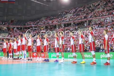  13.08.2017 KRAKOW (TAURON ARENA) <br />XV MEMORIAL HUBERTA JERZEGO WAGNERA <br />MECZ POLSKA - ROSJA ( MATCH POLAND - RUSSIA ) <br />N/Z REPREZENTACJA POLSKI SIATKARZY HYMN KIBICE HALA WIDOK VIEW OPRAWA BIALO CZERWONE SZALIKI BARWY <br /> 