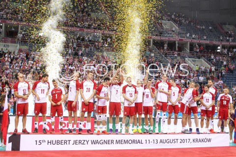  13.08.2017 KRAKOW (TAURON ARENA) <br />XV MEMORIAL HUBERTA JERZEGO WAGNERA <br />MECZ POLSKA - ROSJA ( MATCH POLAND - RUSSIA ) <br />N/Z REPREZENTACJA POLSKI SIATKARZY SIATKARZE - I MIEJSCE WYGRANA KONFETTI EMOCJE RADOSC<br /> 