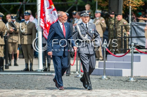  15.08.2016 WARSZAWA <br />OBCHODY SWIETA WOJSKA POLSKIEGO UROCZYSTOSCI PANSTWOWE <br />N/Z ANTONI MACIEREWICZ ROBERT GLAB - GENERAL BRYGADY WOJSKA POLSKIEGO<br /> 