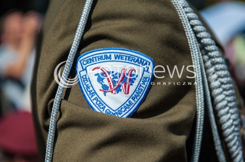  15.08.2016 WARSZAWA <br />OBCHODY SWIETA WOJSKA POLSKIEGO UROCZYSTOSCI PANSTWOWE <br />N/Z LOGO NAPIS CENTRUM WETERANA DZIALAN POZA GRANICAMI PANSTWA<br /> 