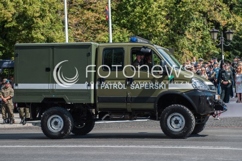  15.08.2016 WARSZAWA <br />OBCHODY SWIETA WOJSKA POLSKIEGO UROCZYSTOSCI PANSTWOWE <br />N/Z POJAZD WOJSKOWY PATROL SAPERSKI<br /> 