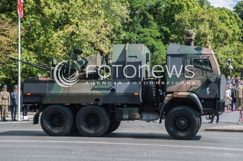  15.08.2016 WARSZAWA <br />OBCHODY SWIETA WOJSKA POLSKIEGO UROCZYSTOSCI PANSTWOWE <br />N/Z POJAZD WOJSKOWY<br /> 