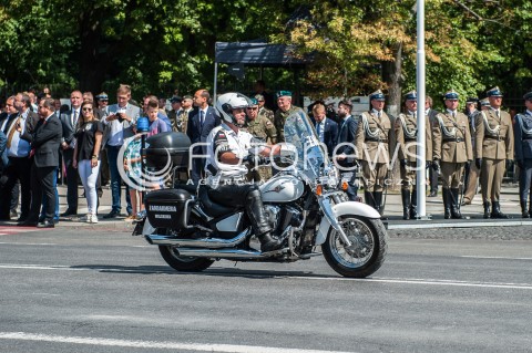  15.08.2016 WARSZAWA <br />OBCHODY SWIETA WOJSKA POLSKIEGO UROCZYSTOSCI PANSTWOWE <br />N/Z POJAZD WOJSKOWY MOTOCYKL MOTOR ZW ZANDARMERIA WOJSKOWA<br /> 