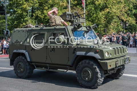  15.08.2016 WARSZAWA <br />OBCHODY SWIETA WOJSKA POLSKIEGO UROCZYSTOSCI PANSTWOWE <br />N/Z POJAZD WOJSKOWY<br /> 