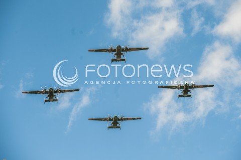  15.08.2016 WARSZAWA <br />OBCHODY SWIETA WOJSKA POLSKIEGO UROCZYSTOSCI PANSTWOWE <br />N/Z SAMOLOT SAMOLOTY PZL M28 BRYZA SKYTRUCK<br /> 