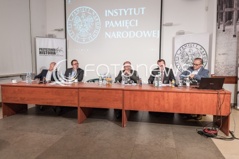  21.08.2017 WARSZAWA<br />KONFERENCJA POSWIECONA ZMIANOM NAZW ULIC<br />N/Z ADAM SIWEK PIOTR OLENCZAK MAREK KORKUC LESZEK ZEBROWSKI DANIEL CZERWINSKI<br /> 