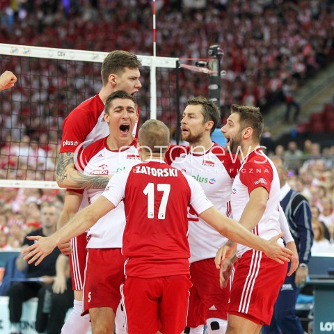  24.08.2017 WARSZAWA ( STADION NARODOWY ) <br />MISTRZOSTWA EUROPY W SIATKOWCE MEZCZYZN LOTTO EUROVOLLEY POLAND 2017 ( European Volleyball Championship ) <br />MECZ POLSKA - SERBIA ( Match Poland - Serbia ) <br />N/Z LUKASZ KACZMAREK BARTLOMIEJ LEMANSKI MICHAL KUBIAK GRZEGORZ LOMACZ PAWEL ZATORSKI RADOSC EMOCJE <br /> 