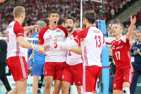  24.08.2017 WARSZAWA ( STADION NARODOWY ) <br />MISTRZOSTWA EUROPY W SIATKOWCE MEZCZYZN LOTTO EUROVOLLEY POLAND 2017 ( European Volleyball Championship ) <br />MECZ POLSKA - SERBIA ( Match Poland - Serbia ) <br />N/Z LUKASZ KACZMAREK GRZEGORZ LOMACZ MICHAL KUBIAK PAWEL ZATORSKI LUKASZ WISNIEWSKI RADOSC EMOCJE <br /> 