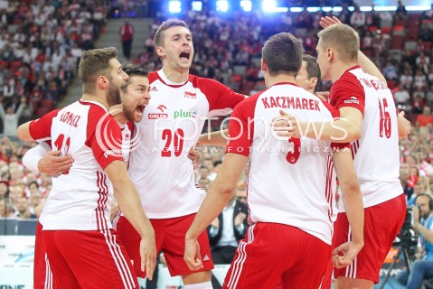  24.08.2017 WARSZAWA ( STADION NARODOWY ) <br />MISTRZOSTWA EUROPY W SIATKOWCE MEZCZYZN LOTTO EUROVOLLEY POLAND 2017 ( European Volleyball Championship ) <br />MECZ POLSKA - SERBIA ( Match Poland - Serbia ) <br />N/Z MATEUSZ BIENIEK MICHAL KUBIAK GRZEGORZ LOMACZ RADOSC EMOCJE <br /> 