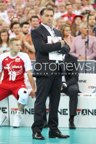  24.08.2017 WARSZAWA ( STADION NARODOWY ) <br />MISTRZOSTWA EUROPY W SIATKOWCE MEZCZYZN LOTTO EUROVOLLEY POLAND 2017 ( European Volleyball Championship ) <br />MECZ POLSKA - SERBIA ( Match Poland - Serbia ) <br />N/Z FERDINANDO DE GIORGI - I TRENER ( HEAD COACH ) SYLWETKA <br /> 