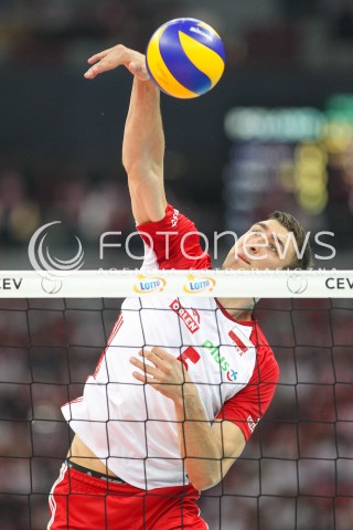  24.08.2017 WARSZAWA ( STADION NARODOWY ) <br />MISTRZOSTWA EUROPY W SIATKOWCE MEZCZYZN LOTTO EUROVOLLEY POLAND 2017 ( European Volleyball Championship ) <br />MECZ POLSKA - SERBIA ( Match Poland - Serbia ) <br />N/Z LUKASZ KACZMAREK SYLWETKA ATAK <br /> 