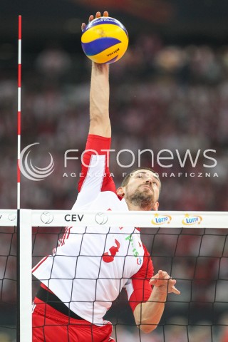  24.08.2017 WARSZAWA ( STADION NARODOWY ) <br />MISTRZOSTWA EUROPY W SIATKOWCE MEZCZYZN LOTTO EUROVOLLEY POLAND 2017 ( European Volleyball Championship ) <br />MECZ POLSKA - SERBIA ( Match Poland - Serbia ) <br />N/Z DAWID KONARSKI SYLWETKA ATAK <br /> 